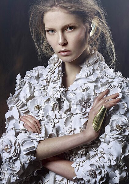 L'Officiel Hellas — Simply woman — image 3 of 8